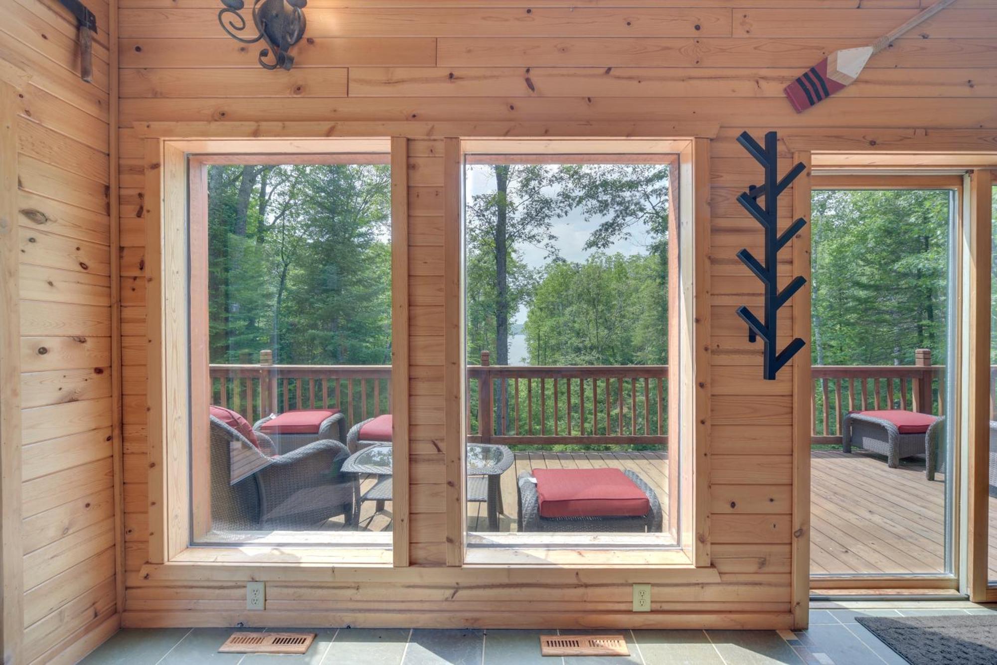 Scenic Hayward Lake View Retreat With Fire Pit Kültér fotó